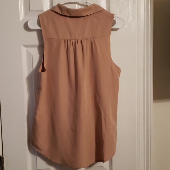 Top - Picture 2 of 2